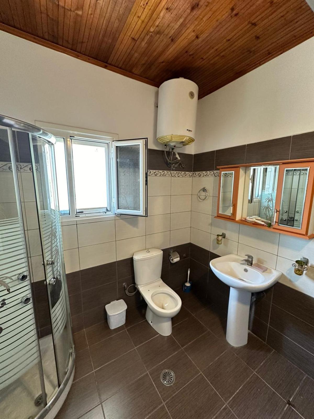 Apartments Berti Sarandë Eksteriør bilde